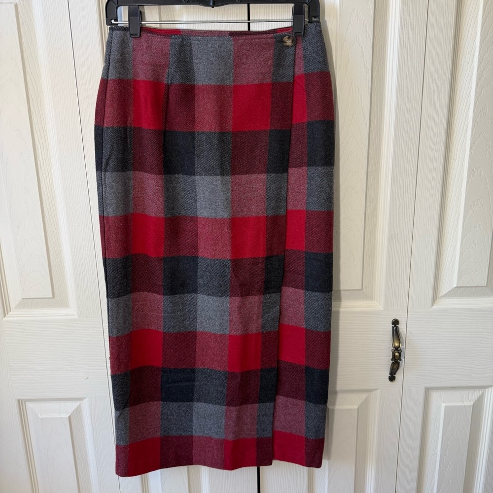 Vintage Old Navy Wool Blend Wrap Around Long Plaid Skirt Women’s Size 6 Red Grey